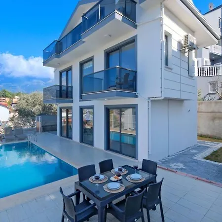 Villa Simge 3+1 Oeluedeniz