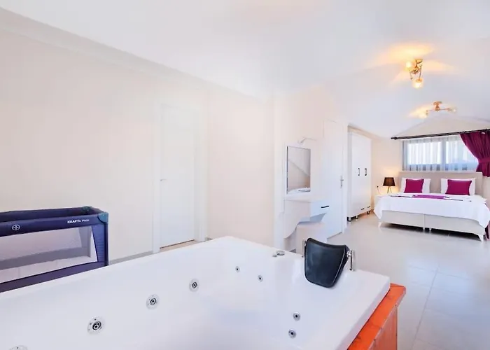 Simge 3+1 Oeluedeniz Vila