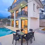 Villa Simge 3+1 Oeluedeniz