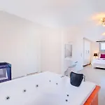 Simge 3+1 Oeluedeniz Villa