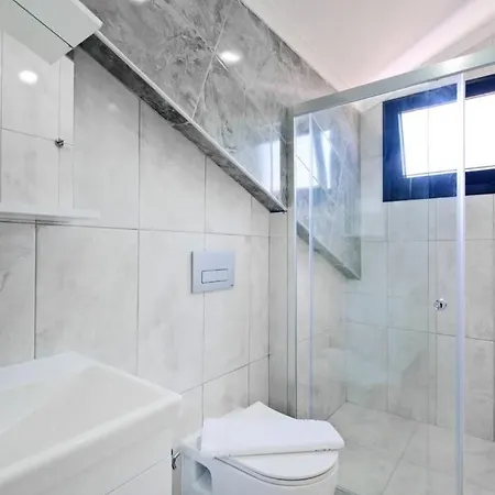 Simge 3+1 Oeluedeniz Fethiye